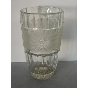 Crystal Vase Decorated With Rotating Flowers, Art Deco, 20th Century