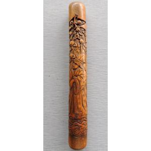 Wooden Umbrella Handle With Carved Pommel Decorated With An Asian Woman Under A Fruit Tree, 19th Century