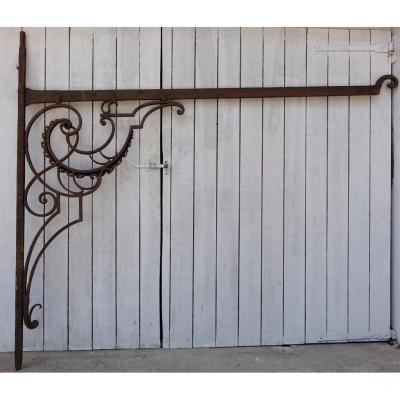 Large Wrought Iron Sign Holder Gallows. XVIIIth Period