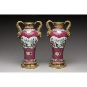 Pair Of Chinese Porcelain Vases Qianlong Period 18th Century