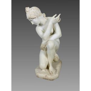 White Marble Sculpture Early 19th Century In Neoclassical Style Represents Venus In The Bay