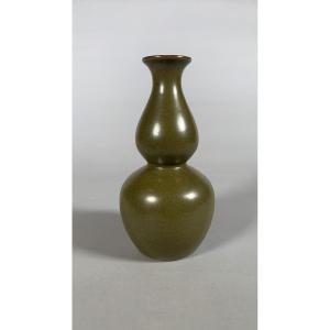 Qianlong Period (1736 - 1795) Gourd Vase Gourd Monochrome Porcelain Green "tea Powder"