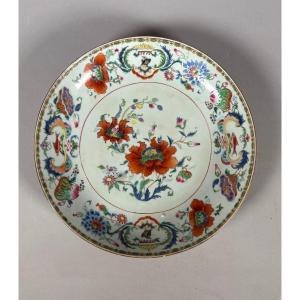 China Porcelain Plate With "pompadour" Decoration, 18th Century, Qianlong Period (1711-1799)