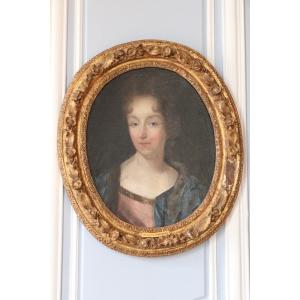 Oval Portrait Depicting The Duchess Of Portsmouth