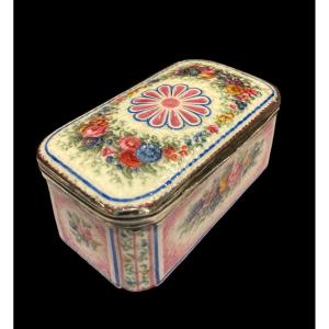 Painted Porcelain Box, Early 19th Century