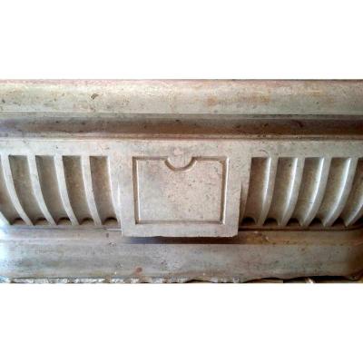 Une Paire De Jardinières En Marbre Beige, Vers 1900