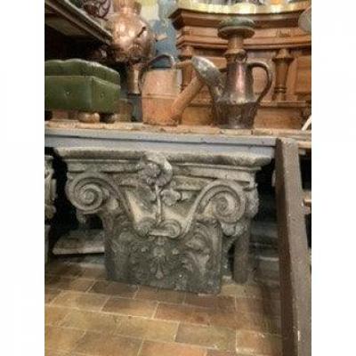 Face De Chapiteau En Marbre