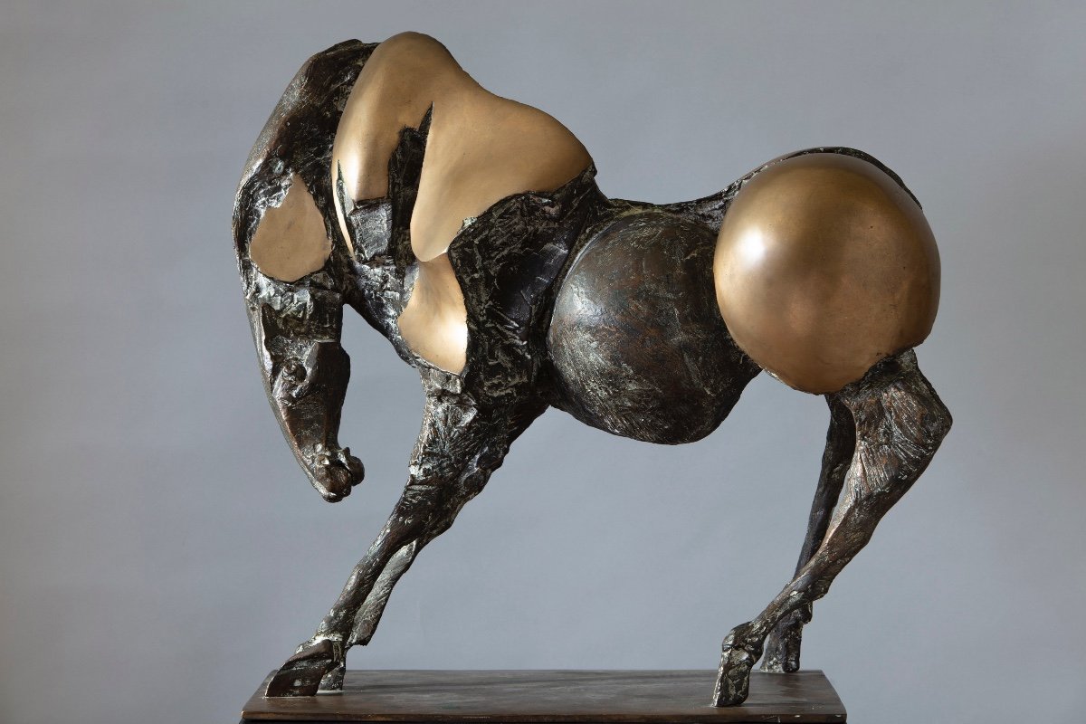 Cavallo in bronzo di Nag Arnoldi (Locarno 1928 - Lugano 2017).