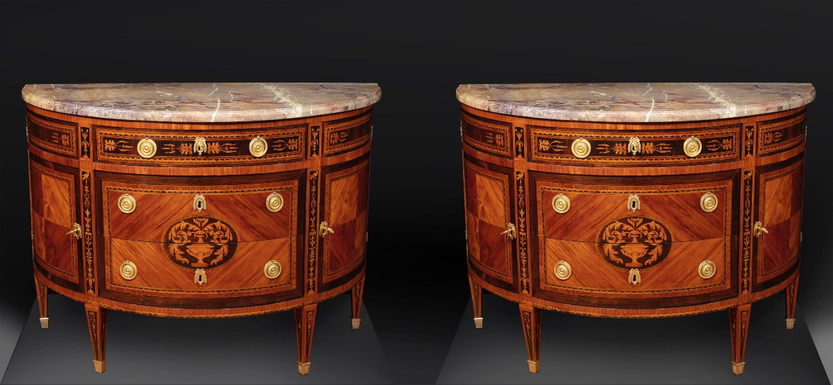 Coppia di commodes a demilune lombarde