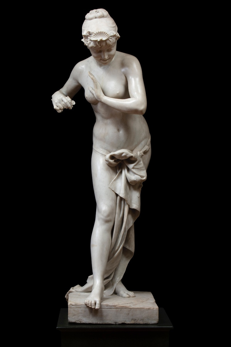 Scultura di Arnaldo Fazzi (1855-1944), “Fanciulla che gioca con le onde”