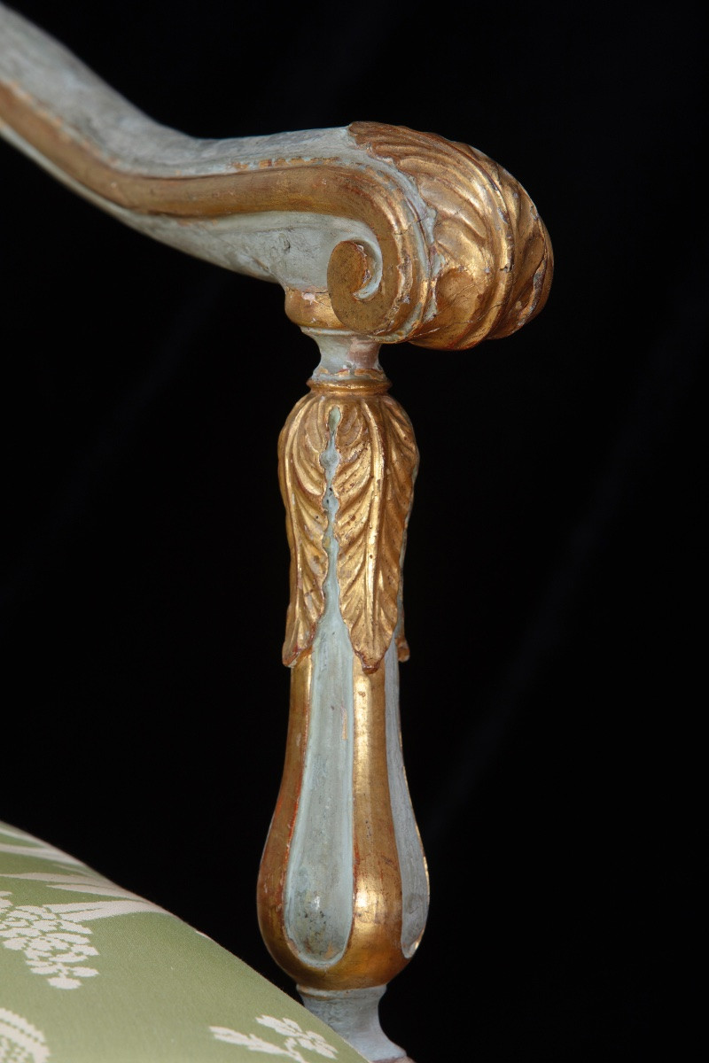 Set di quattro poltrone laccate e dorate Luigi XVI, manifattura genovese-photo-2