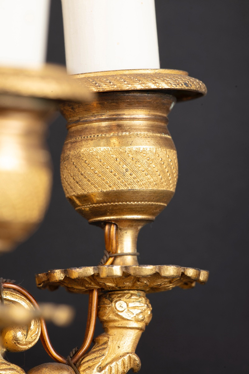 Coppia di appliques a mongolfiera in cristallo e bronzo dorato e cesellato a cinque bracci-photo-1