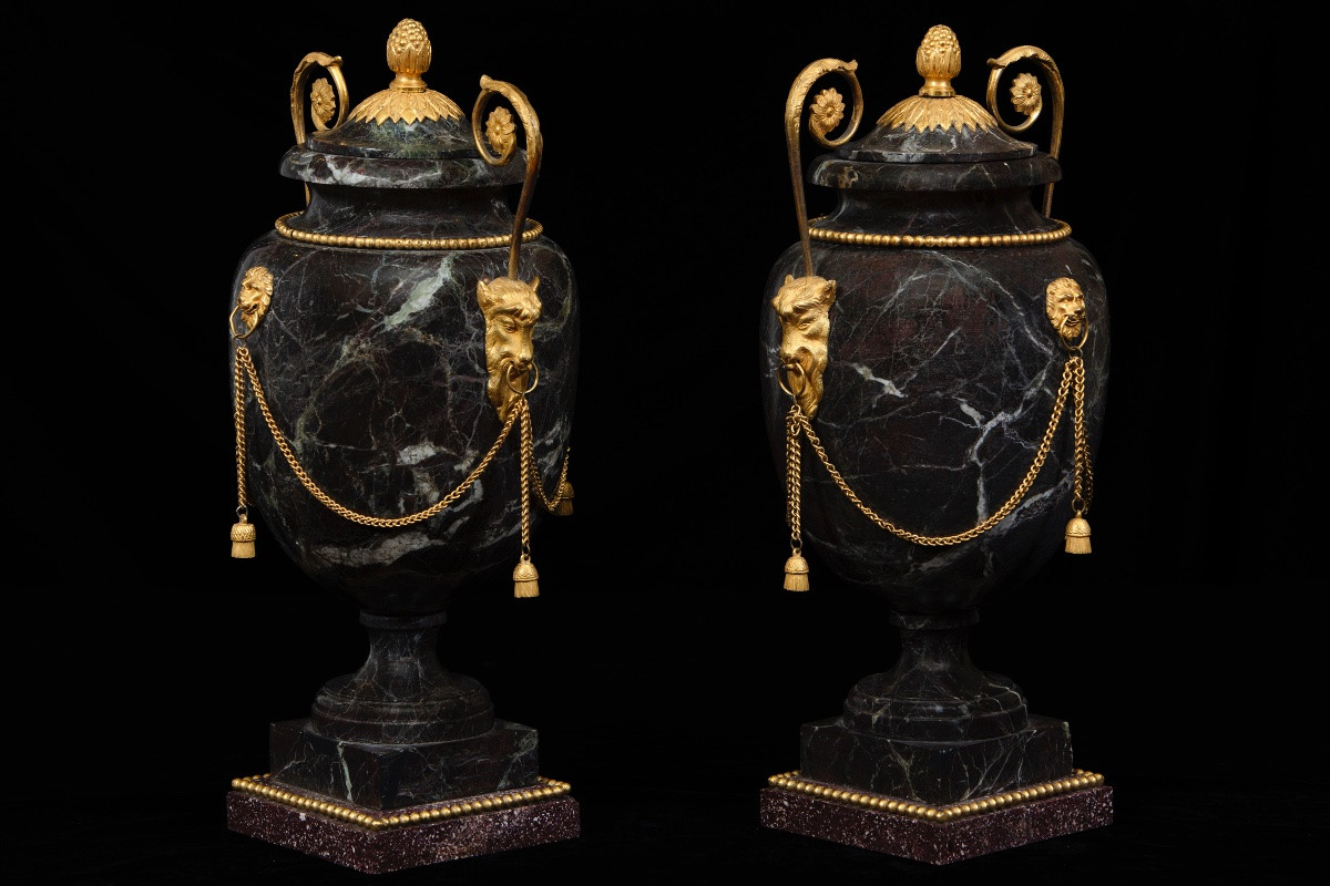 Coppia di importanti vasi Luigi XVI in marmo rosso Levanto -photo-2