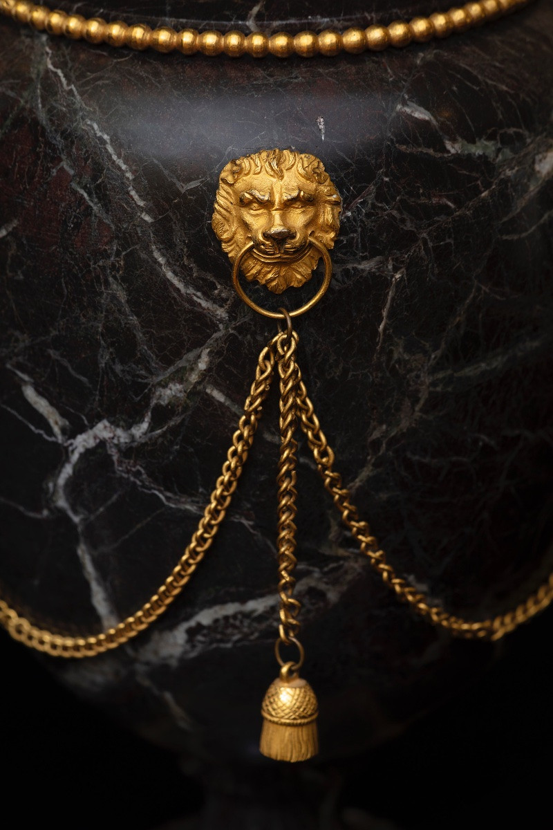 Coppia di importanti vasi Luigi XVI in marmo rosso Levanto -photo-1