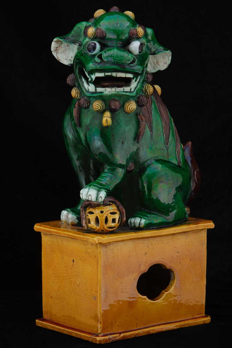 Coppia di grandi cani di Pho in ceramica invetriata Sancai, Cina, XIX secolo.-photo-2