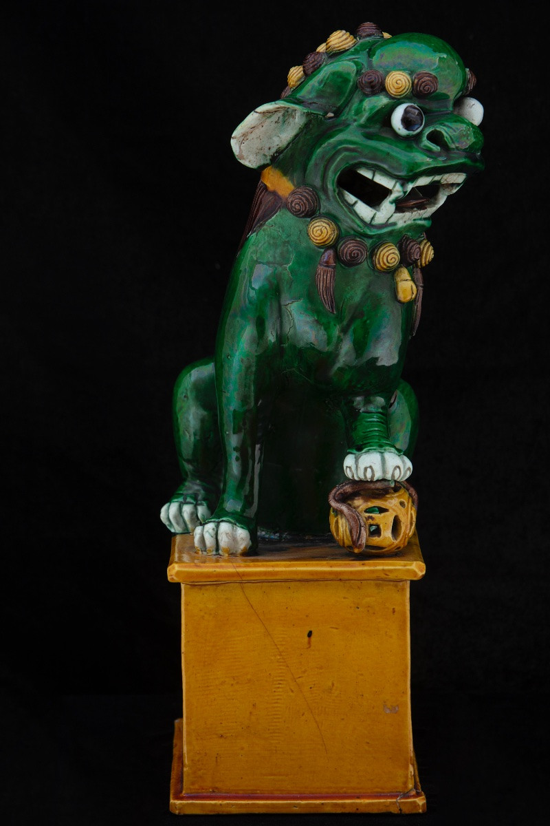 Coppia di grandi cani di Pho in ceramica invetriata Sancai, Cina, XIX secolo.-photo-3