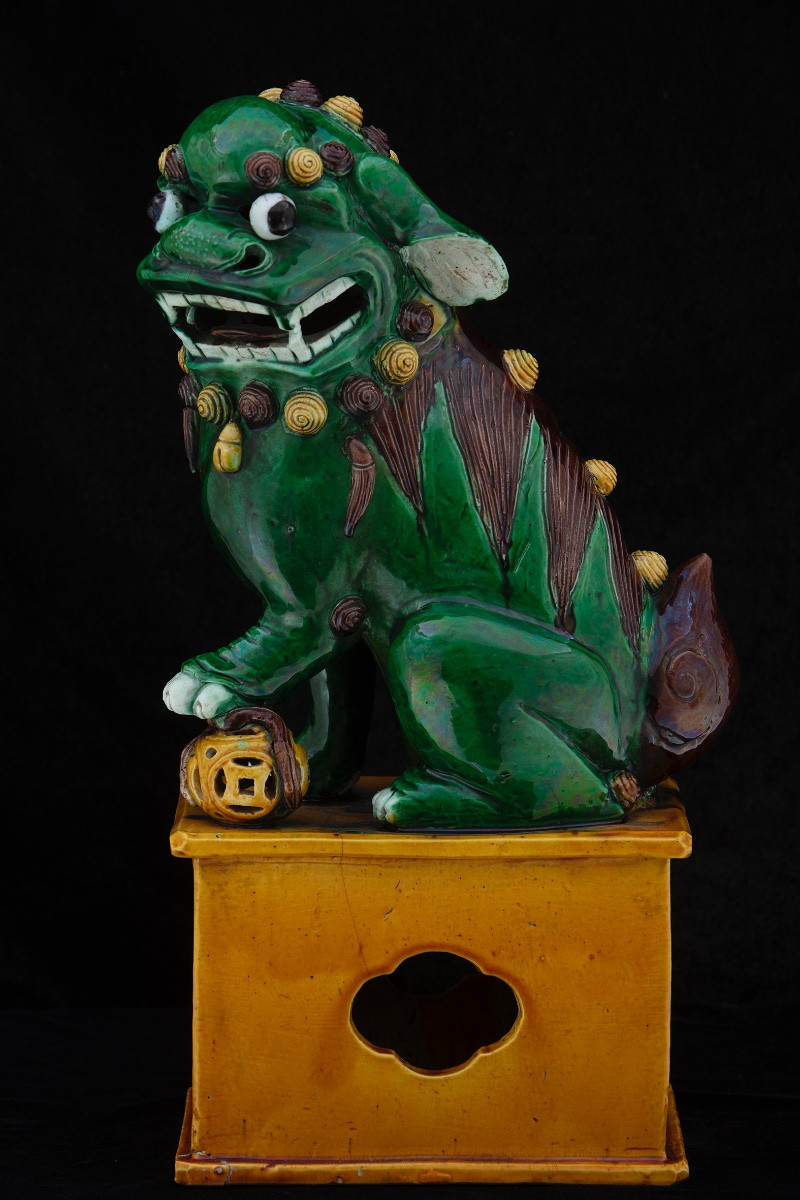 Coppia di grandi cani di Pho in ceramica invetriata Sancai, Cina, XIX secolo.-photo-6