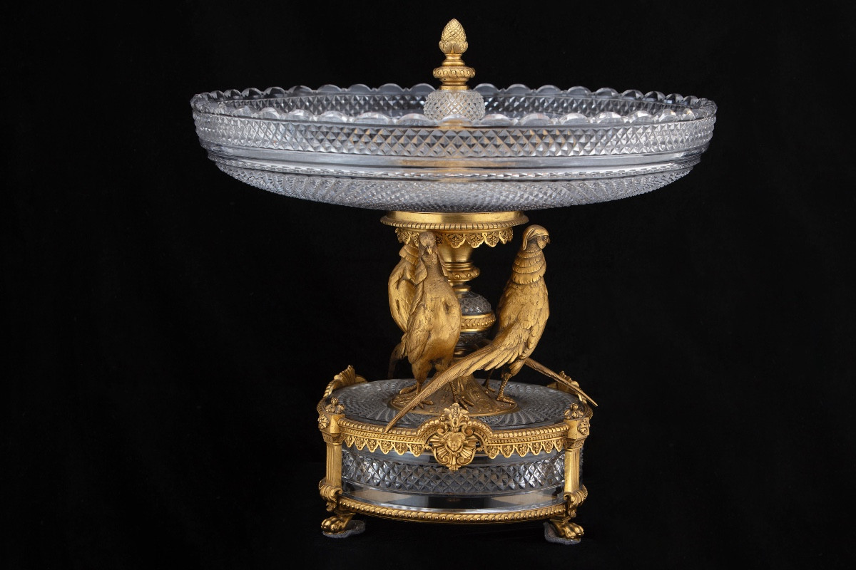 Centrotavola in cristallo e bronzo dorato e finemente cesellato, seconda metà del XIX secolo
