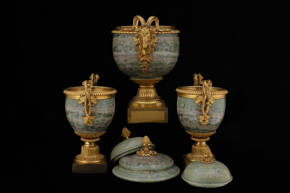 Trittico di vasi in marmo verde di Svezia e bronzo dorato, Francia, metà del XIX secolo-photo-3