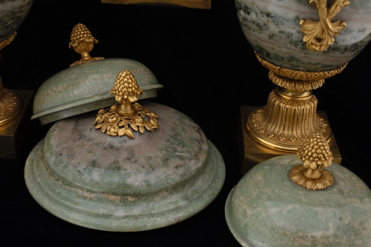 Trittico di vasi in marmo verde di Svezia e bronzo dorato, Francia, metà del XIX secolo-photo-4