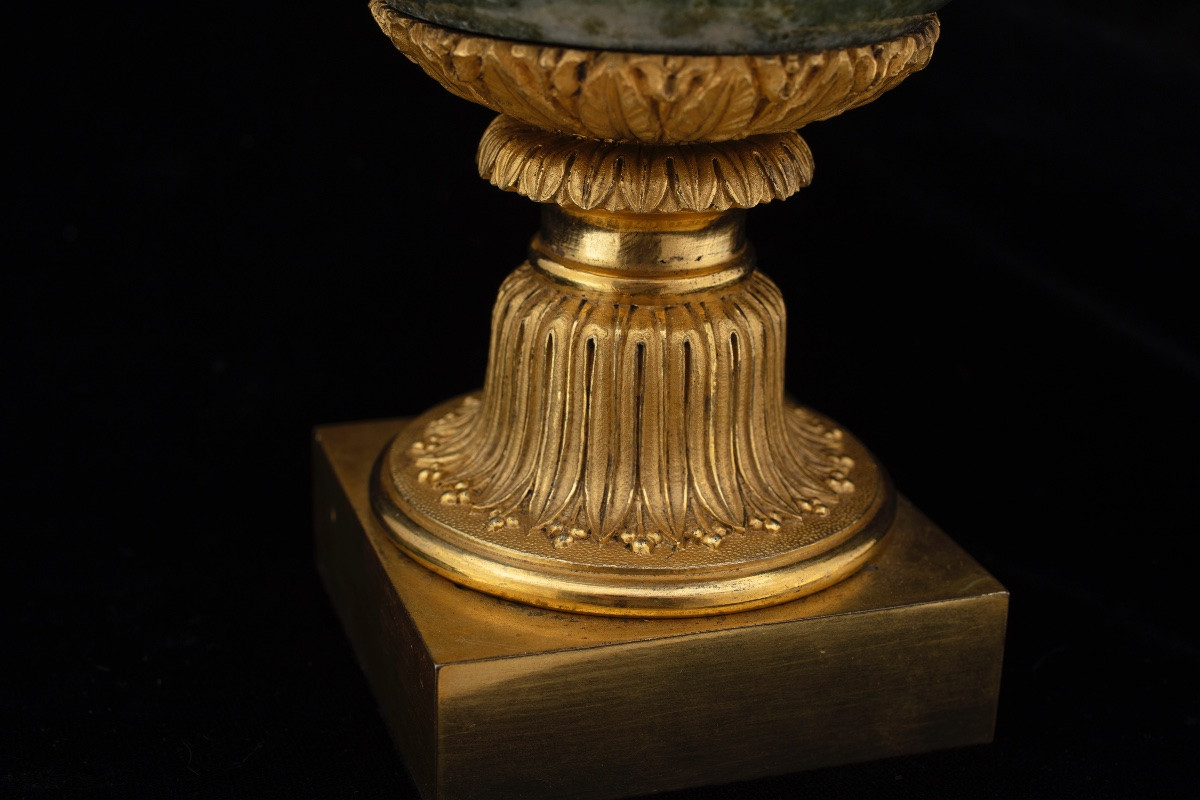 Trittico di vasi in marmo verde di Svezia e bronzo dorato, Francia, metà del XIX secolo-photo-7