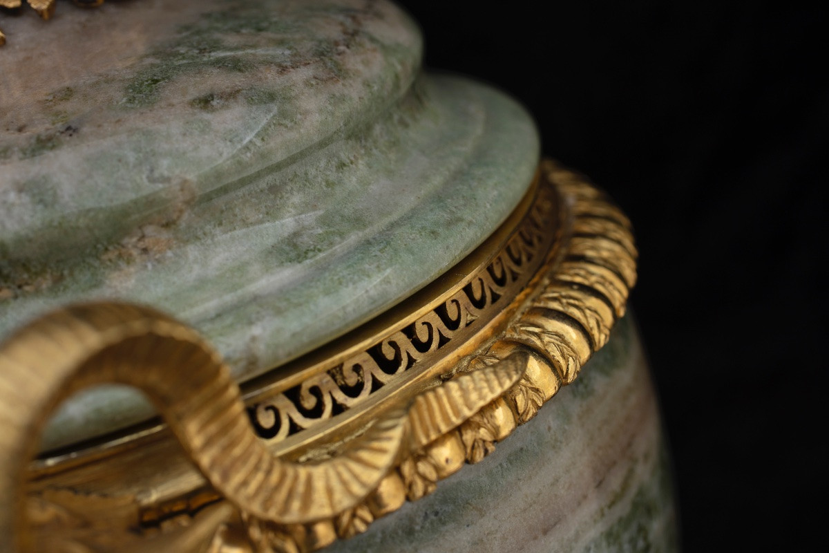 Trittico di vasi in marmo verde di Svezia e bronzo dorato, Francia, metà del XIX secolo-photo-8