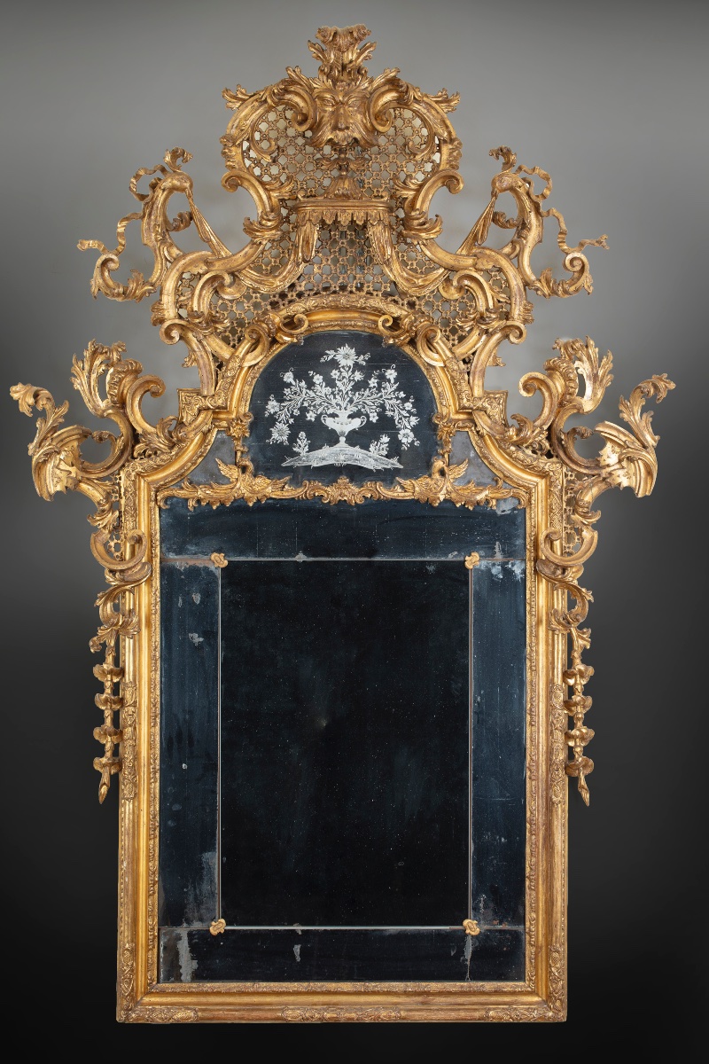 Grande specchiera intagliata con pavoni, 1745 circa