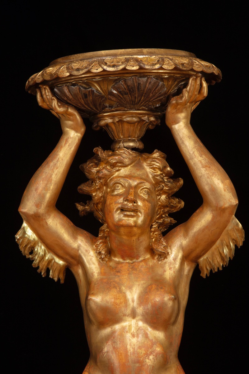 Grande scultura in legno intagliato e dorato raffigurante sirena reggivaso-photo-2