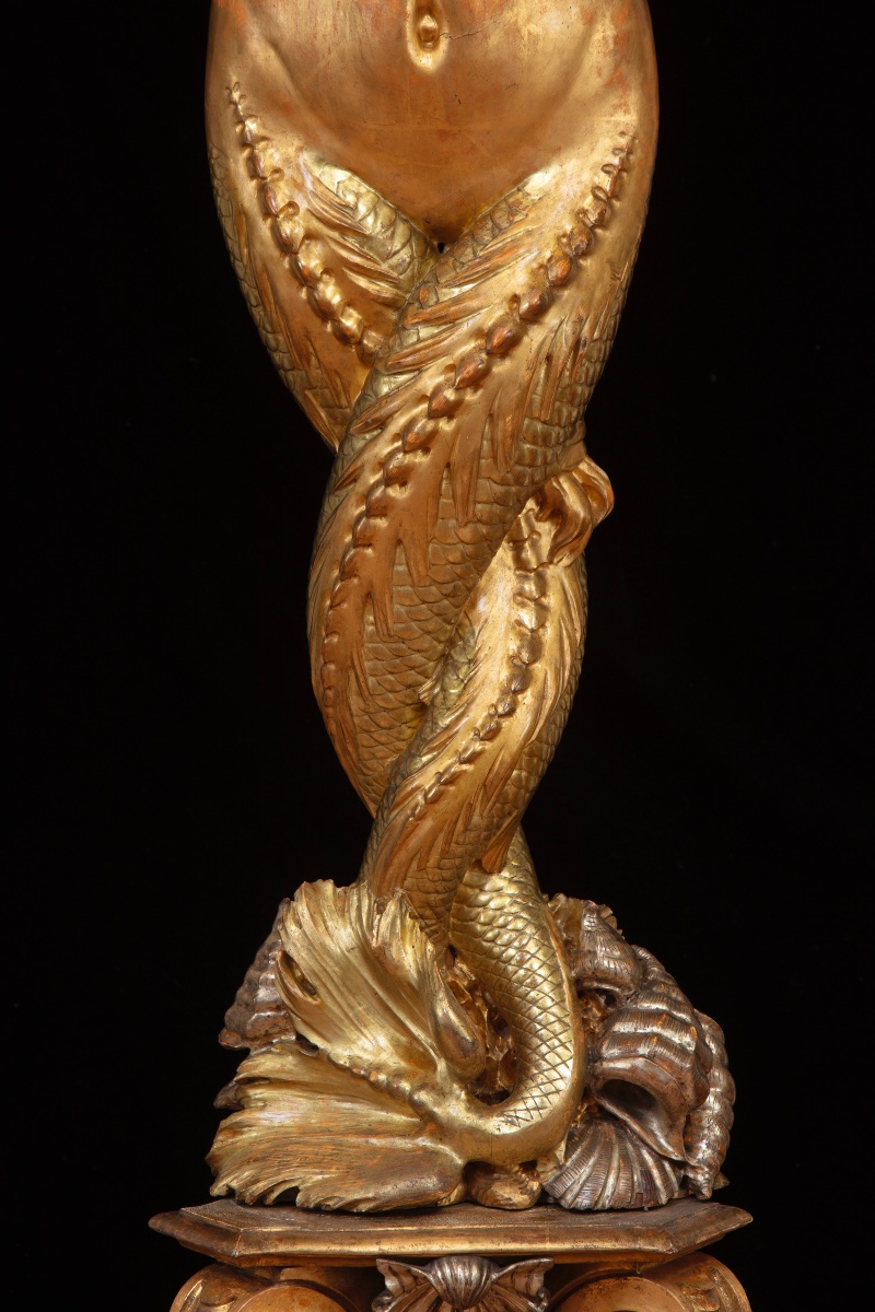 Grande scultura in legno intagliato e dorato raffigurante sirena reggivaso-photo-3