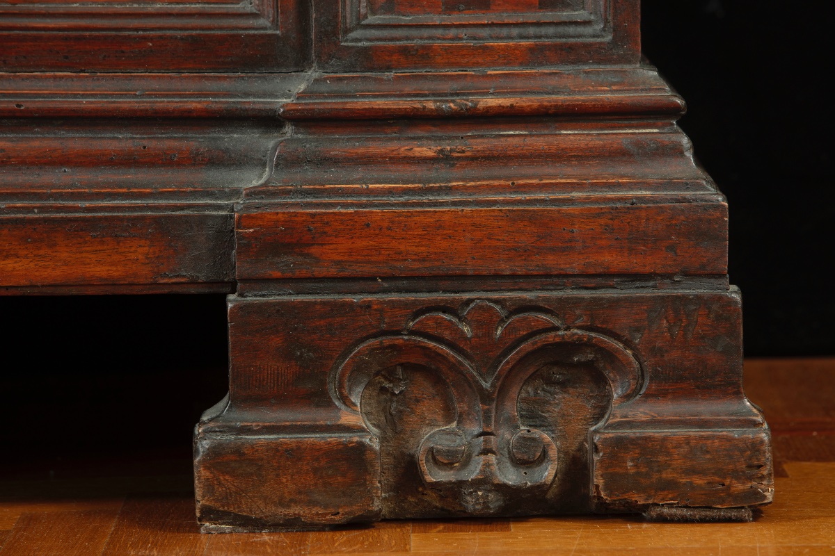 Cassone in noce con intarsi decorativi, Bergamo, inizi del XVII secolo-photo-4