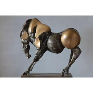 Cavallo in bronzo di Nag Arnoldi (Locarno 1928 - Lugano 2017).