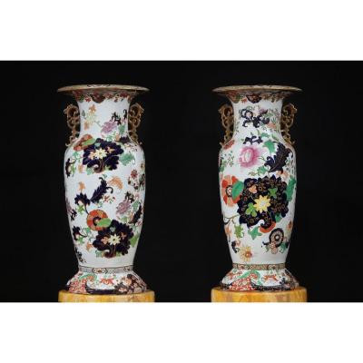 Paire De Grands Vases Samson En Porcelaine Polychrome