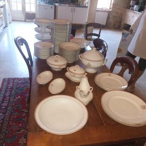 Londe Limoges Serving In Monogrammed Porcelain Late 19th Century