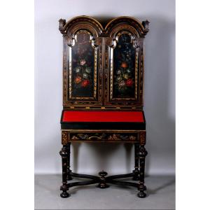 Cabinet In Black Lacquer With Floral Decor