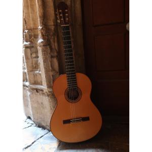 Maurice Dupont Concert Classical Guitar - 1992 - With Hard Case. Musical Instrument.