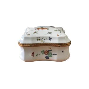 Box In Chantilly Porcelain - Hand-painted Fleururette Décor