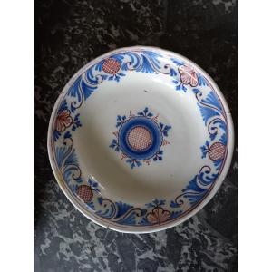 18th Century Earthenware Plate Or Bowl 