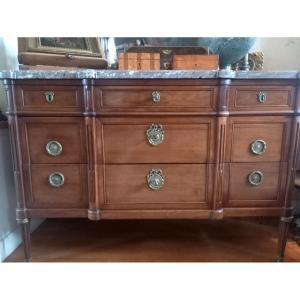 Louis XVI Mahogany Chest Of Drawers With A Large Projection 