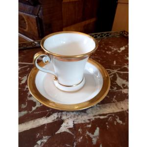 Manufacture Nast, Paris. Circa 1830 . Monogrammed Coffee Cup