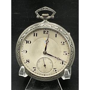 Extra-flat Pocket Or Pocket Watch In Solid Silver With Chiseled And Guilloché Art-deco Decoration.