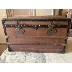 Antique Travel Trunk With Two Removable Compartments 