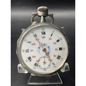 Pocket Or Pocket Watch In Solid Silver With Guilloché Decoration Of Floral Scrolls And Crest.
