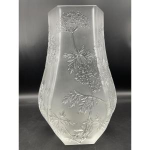 Lalique France Vase In Satin-finish And Colorless Crystal, Ombelle Pattern.