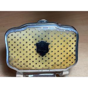 Purse Stitched With A Star In Yellow Gold And A Gold Medallion Goldsmith Trieffus&ettlinger.