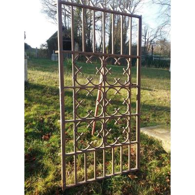 3 Grills Front Gate Iron In Full