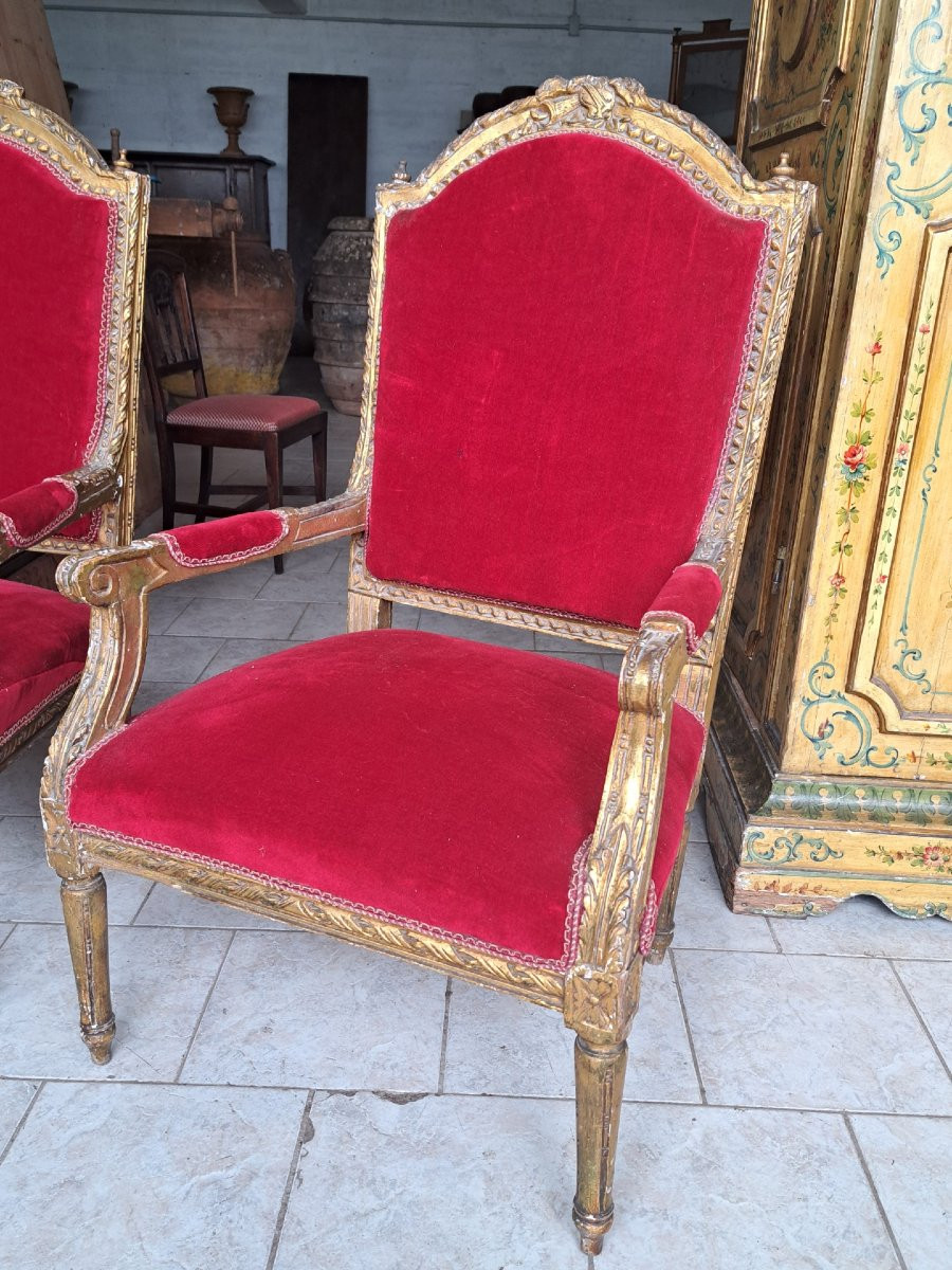 Quattro poltrone ed un divano dorati Napoleone III-photo-5
