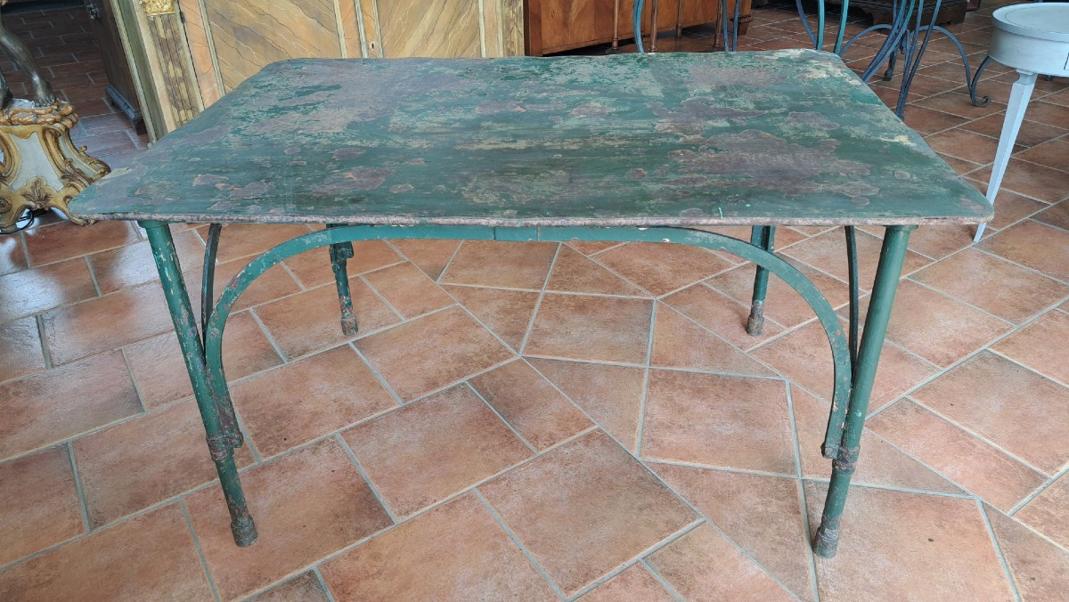 Tavolo rettangolare in ferro con archi