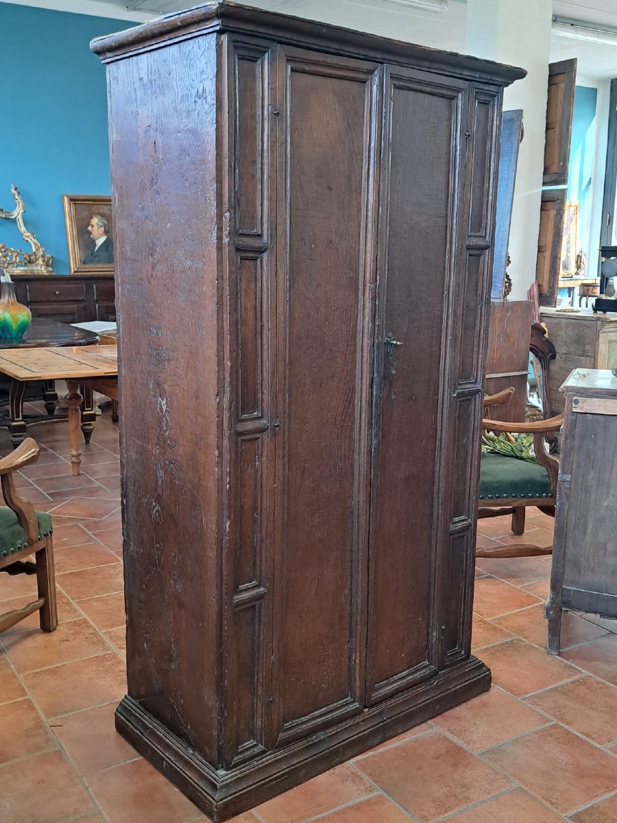 Armadio credenza del ‘600 in castagno