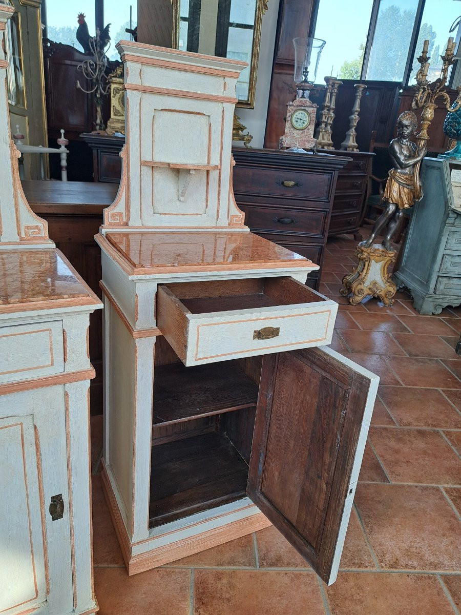 Coppia di comodini dipinti con alzata-photo-1