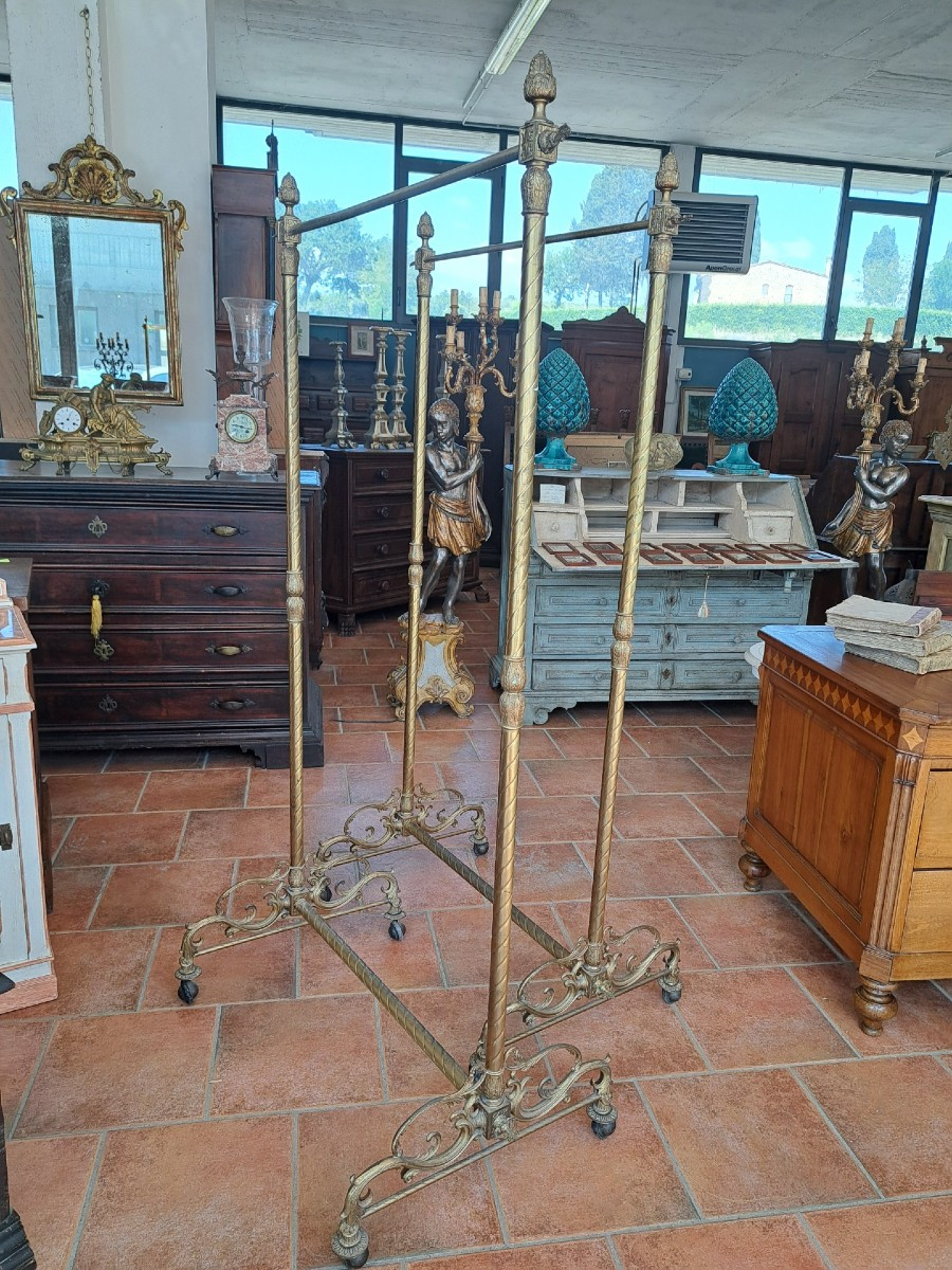Coppia di porta abiti dell''800 Iin metallo dorato